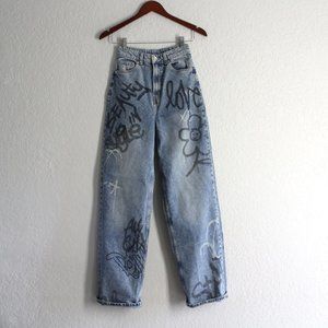 H&M Graffiti ultra High Waisted Wide Leg Jeans Size 0 / inseam 32